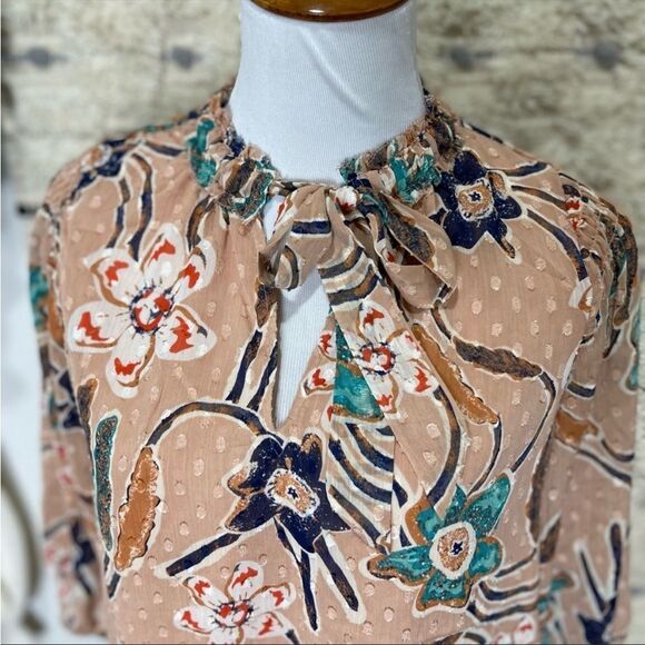 NWT Joie tan polka dot tie neck floral blouse M - Picture 2 of 6